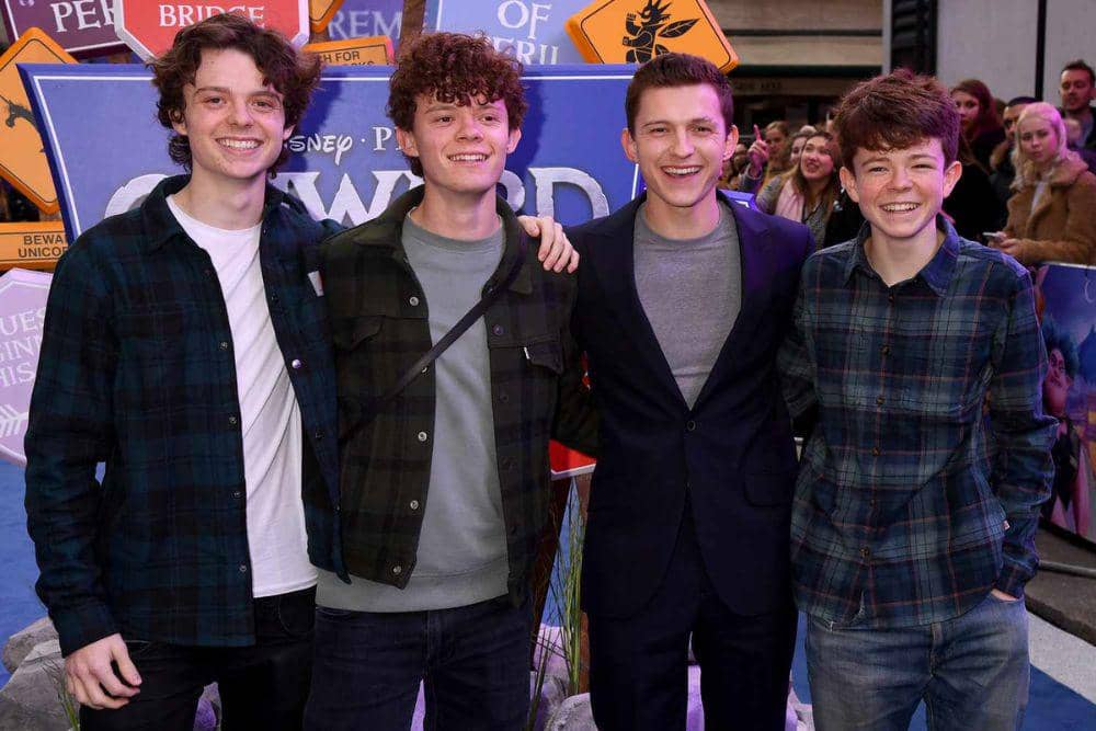 Fakta Keluarga Tom Holland