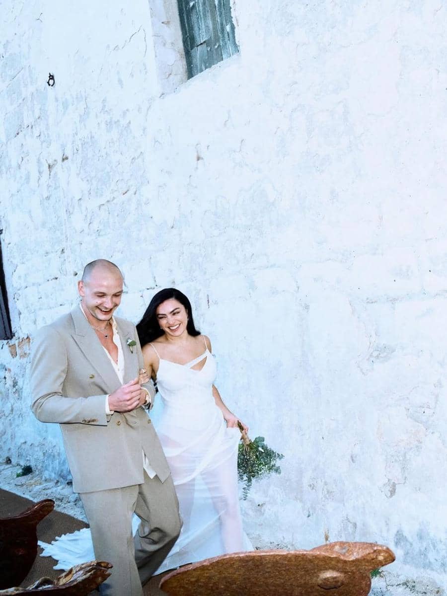 Potret Pernikahan Charli XCX dan George Daniel