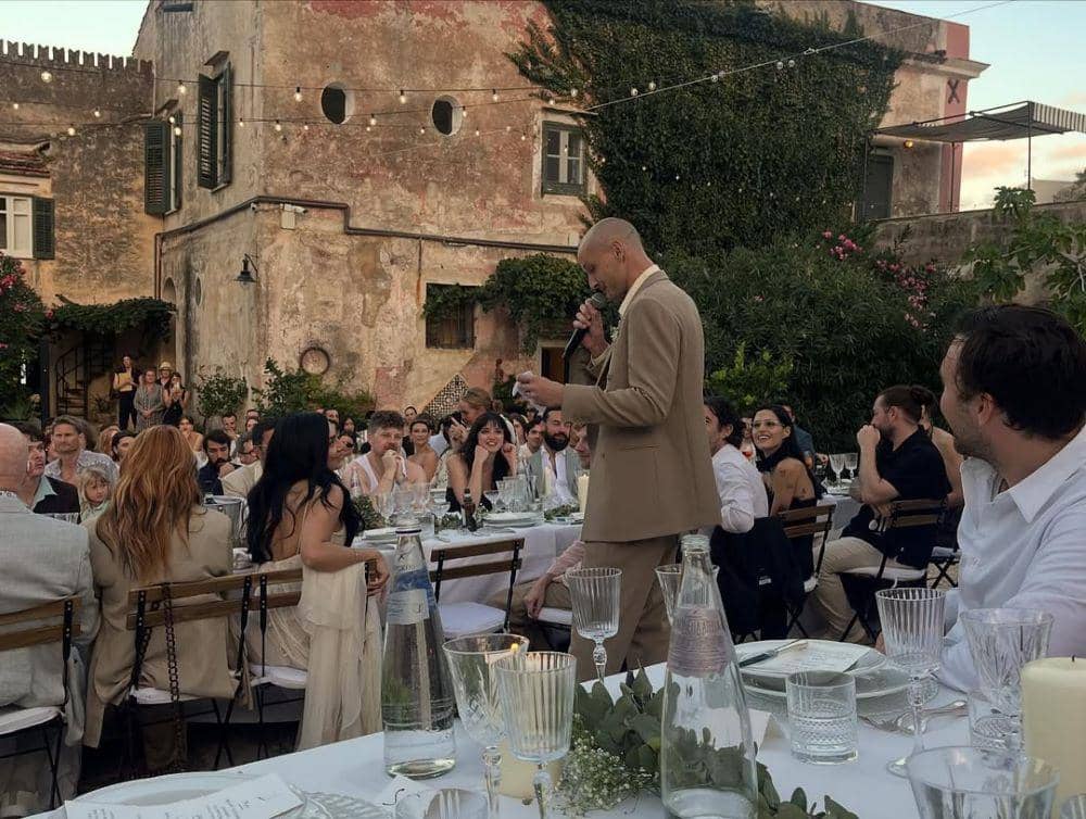 Potret Pernikahan Charli XCX dan George Daniel