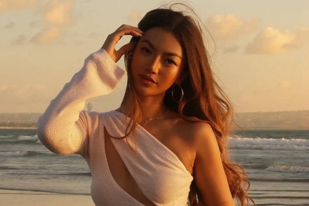 Built for sunsets. 🌅🤍.jpg