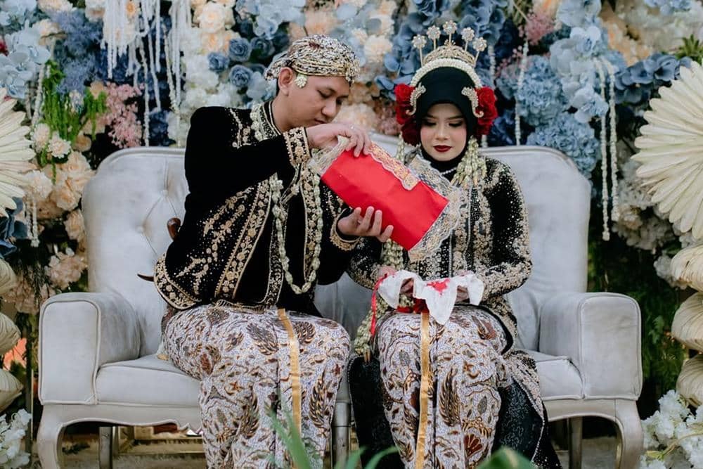 ilustrasi prosesi ngunduh mantu (instagram.com/serenity_photoworks))