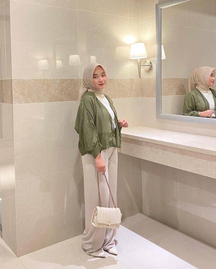 baju army cocok dengan celana warna apa