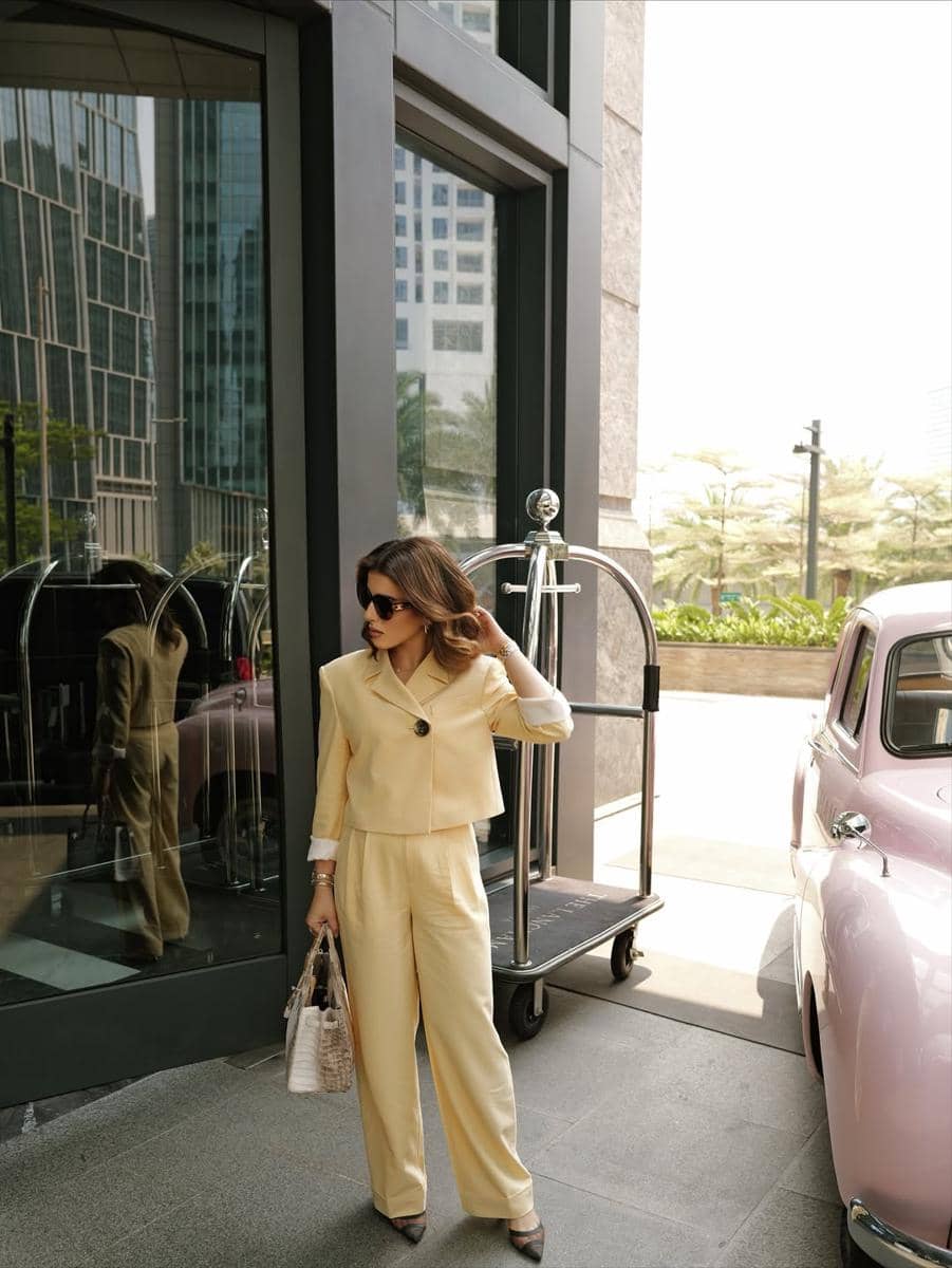 Wrapped in yellow once more 💛 (2).jpg