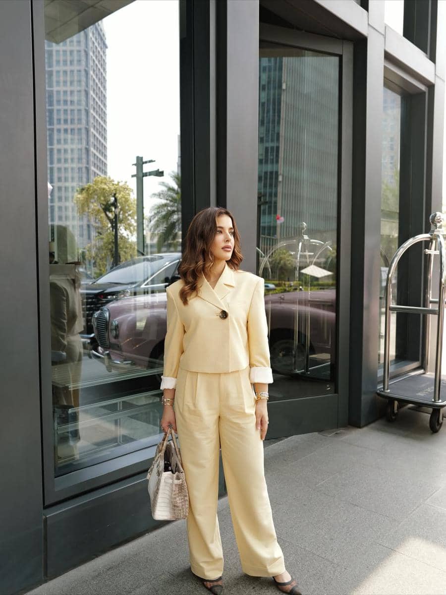 Wrapped in yellow once more 💛 (1).jpg