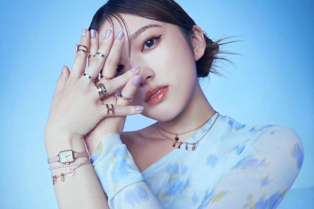 perbedaan gelang Daniel Wellington asli dan palsu