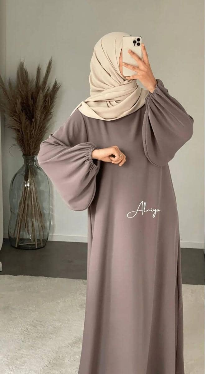 baju warna taupe cocok dengan jilbab warna apa
