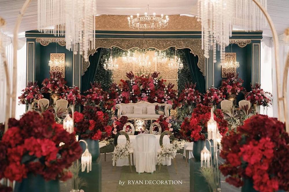 ilustrasi dekorasi pernikahan nuansa merah hijau (pinterest.com)