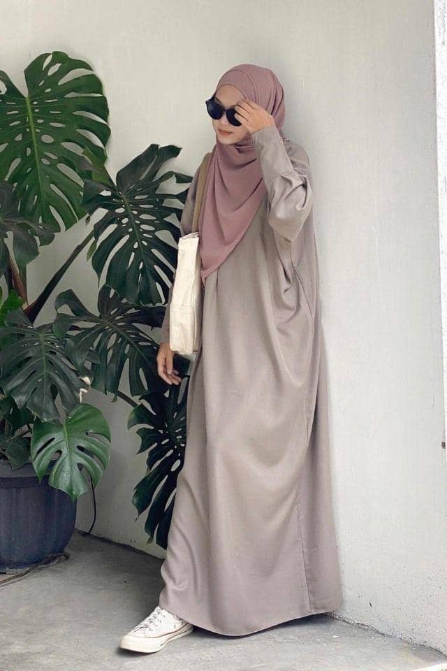 baju warna taupe cocok dengan jilbab warna apa