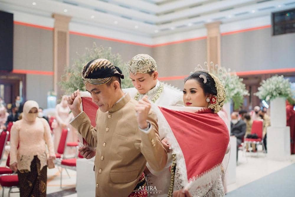 ilustrasi prosesi ngunduh mantu (instagram.com/wa_weddingplanner)