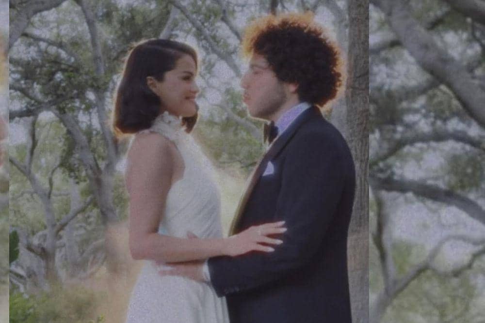 Potret Pernikahan Selena Gomez dan Benny Blanco