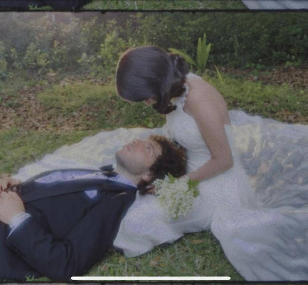 Potret Pernikahan Selena Gomez dan Benny Blanco