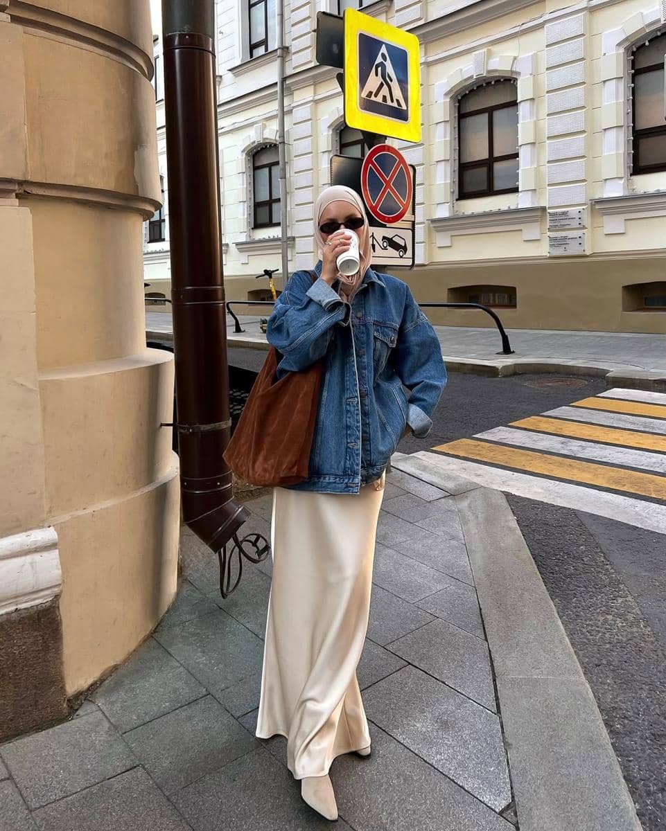 Warna Denim Cocok dengan Warna Apa