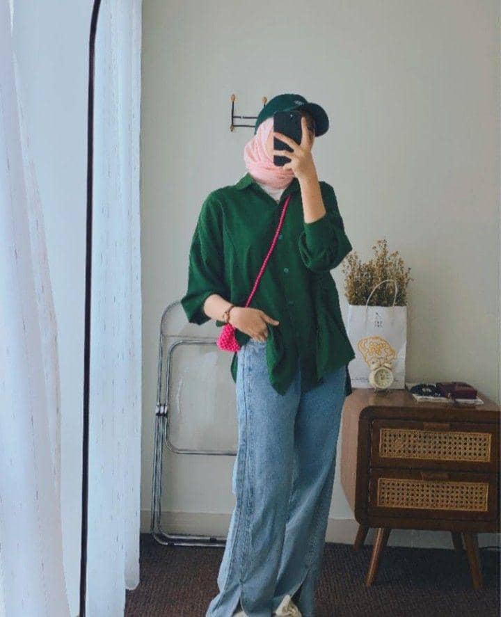 Baju Hijau Botol dan hijab