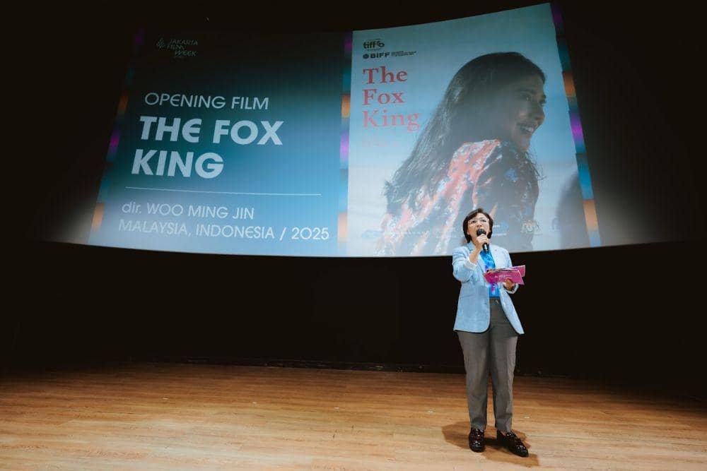 Festival Director, Rina Damayanti, menyampaikan Opening Film di Press Conference JFW2025. (Dok. Jakarta Film Week 2025)