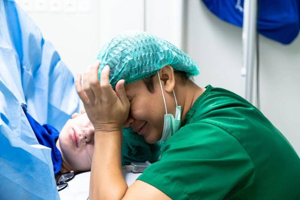 Potret Kelahiran Anak Pertama Billy Syahputra dan Vika Kolesnaya