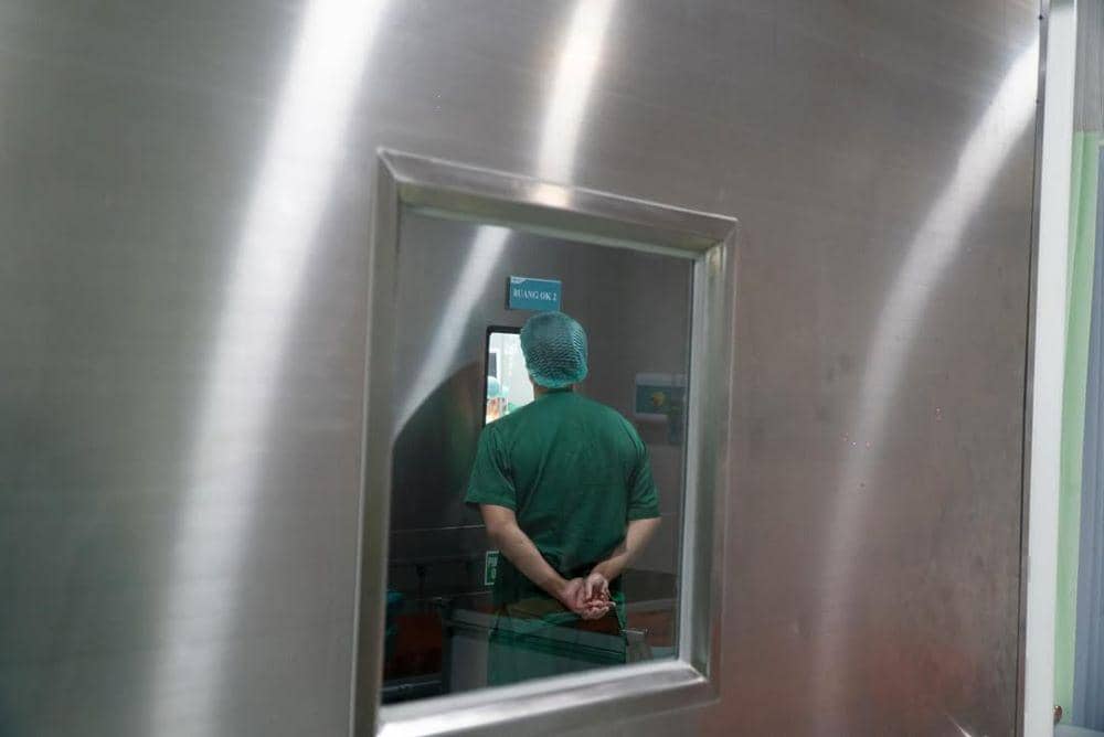 Potret Kelahiran Anak Pertama Billy Syahputra dan Vika Kolesnaya