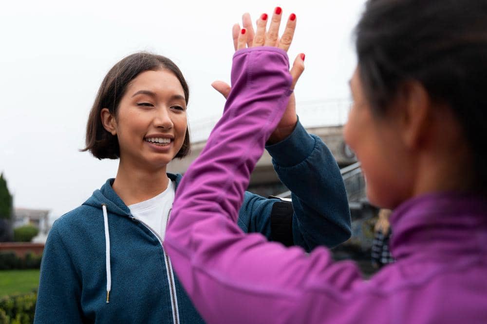 ilustrasi mendukung sahabat (freepik.com/freepik)