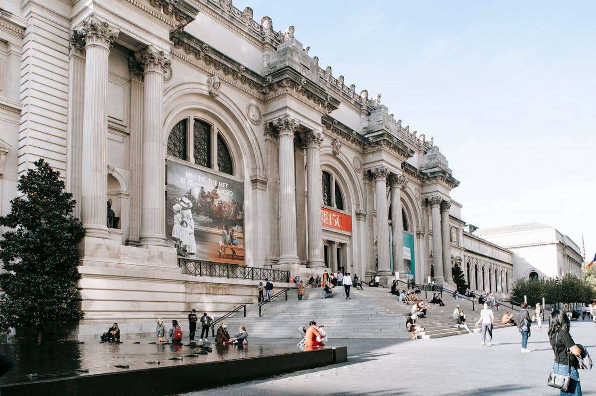 ilustrasi Metropolitan Museum of Art: New York City, USA (pexels.com/Charles Parker)
