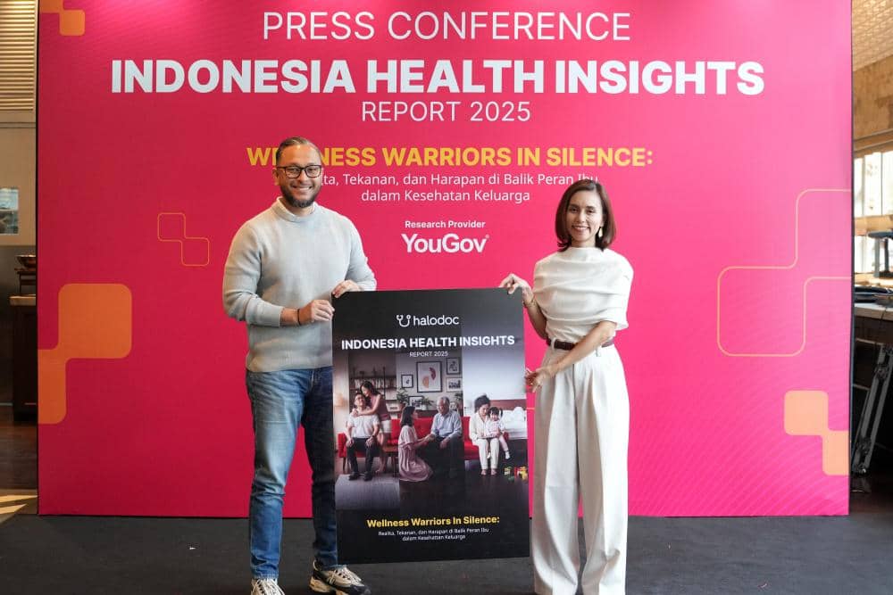 Edward Hutasoit dan Fibriyani Elastria dalam Press Conference Indonesia Health Insights 2025.jpg