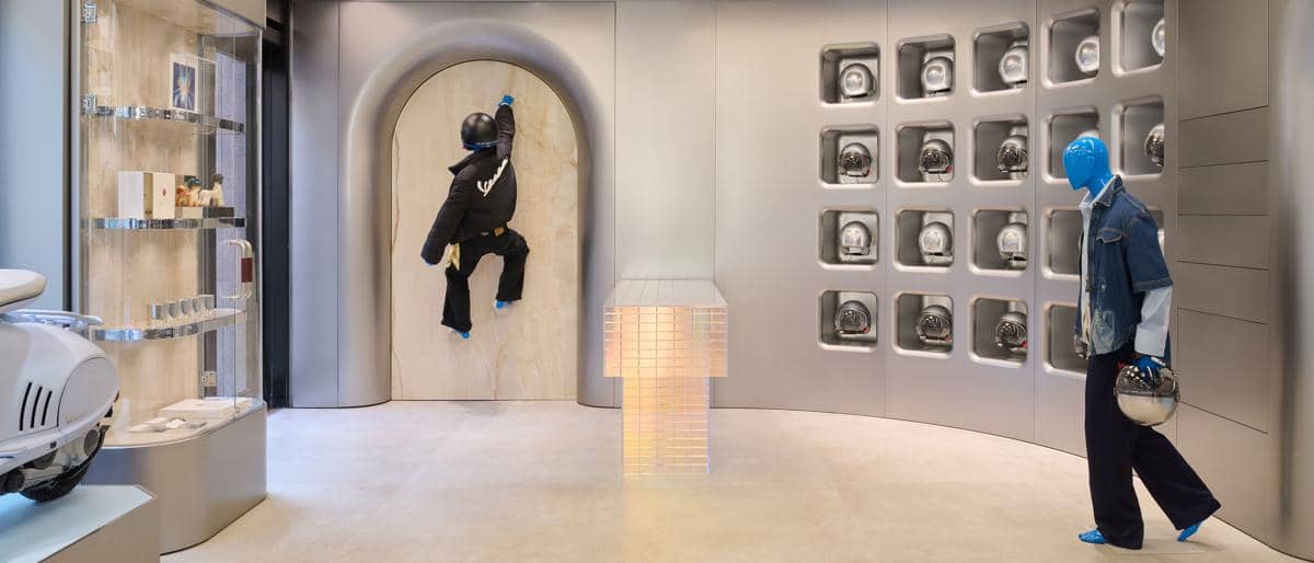 VESPA THE EMPTY SPACE (1).jpg