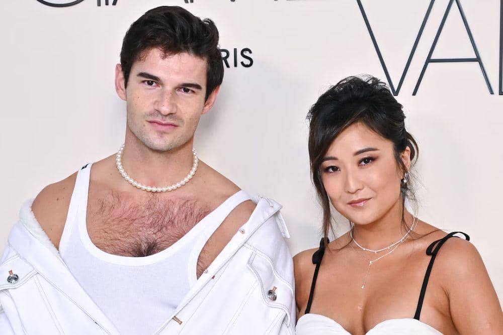 Kisah Cinta Ashley Park dan Paul Forman