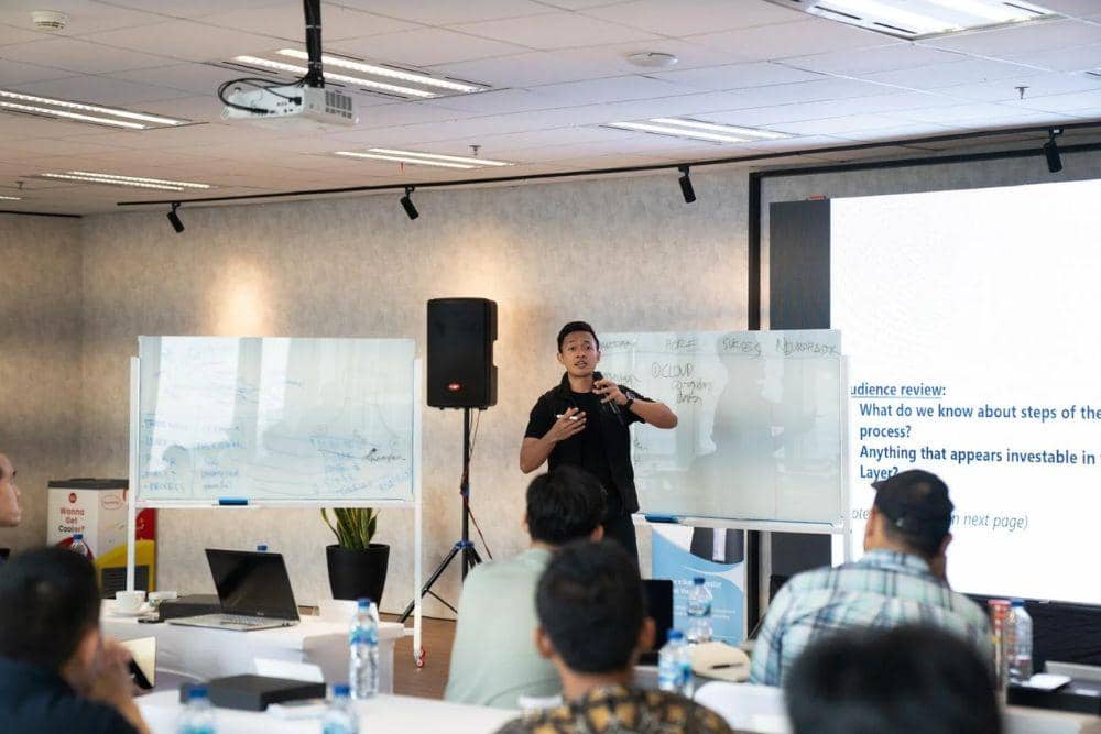 Guinandra Jatikusumo. (frost-1.com)