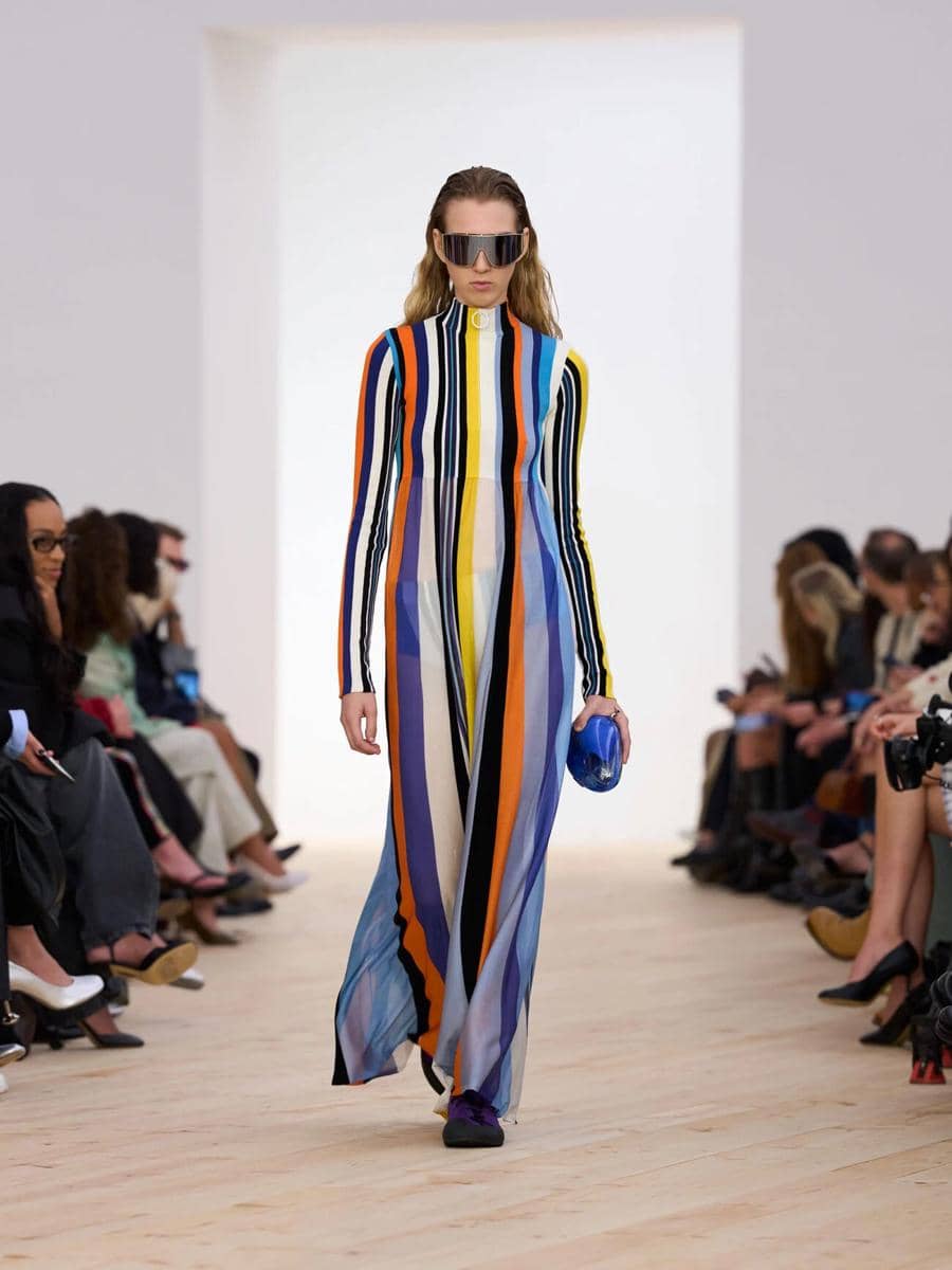 LOEWE_ SS26_WW_SHOW_RUNWAY_LOOK_22_FRONT_RGB_CROPPED_3x4_22.jpg