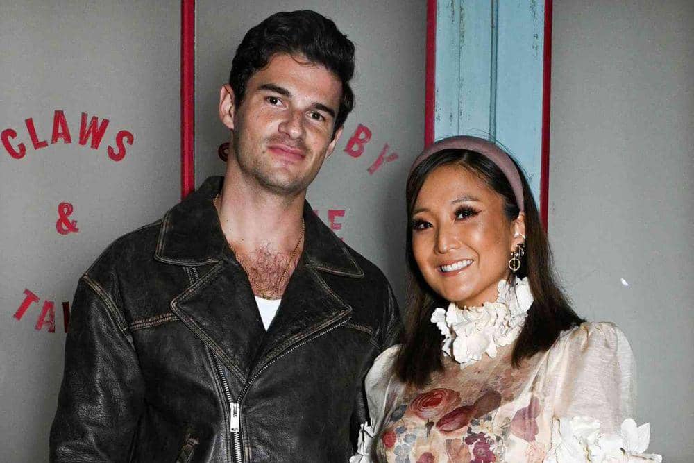 Kisah Cinta Ashley Park dan Paul Forman