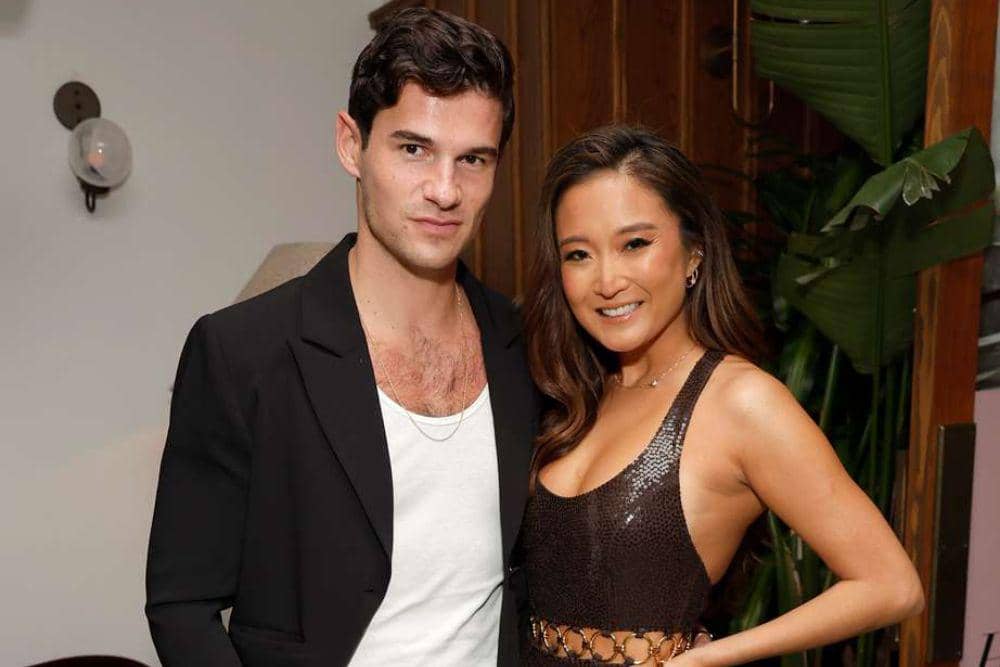 Kisah Cinta Ashley Park dan Paul Forman