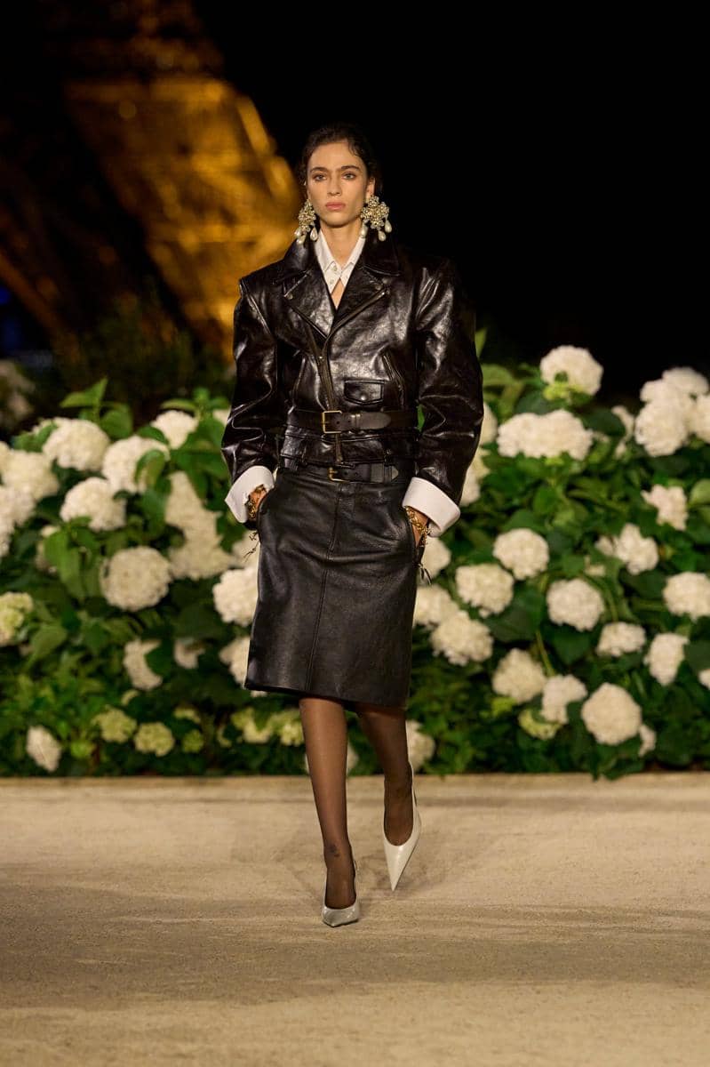 VIGNETTES_HR_SAINT LAURENT_FASHION_SHOW_WOMAN_SUMMER26_RUNWAY_09_LR.jpg