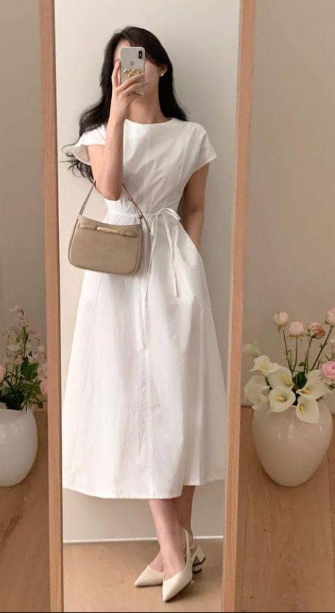 Dress putih sepatu beige
