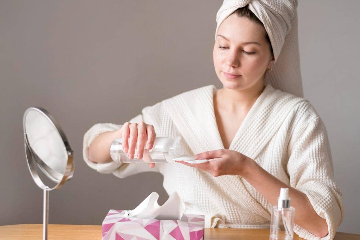 Ilustrasi memakai toner