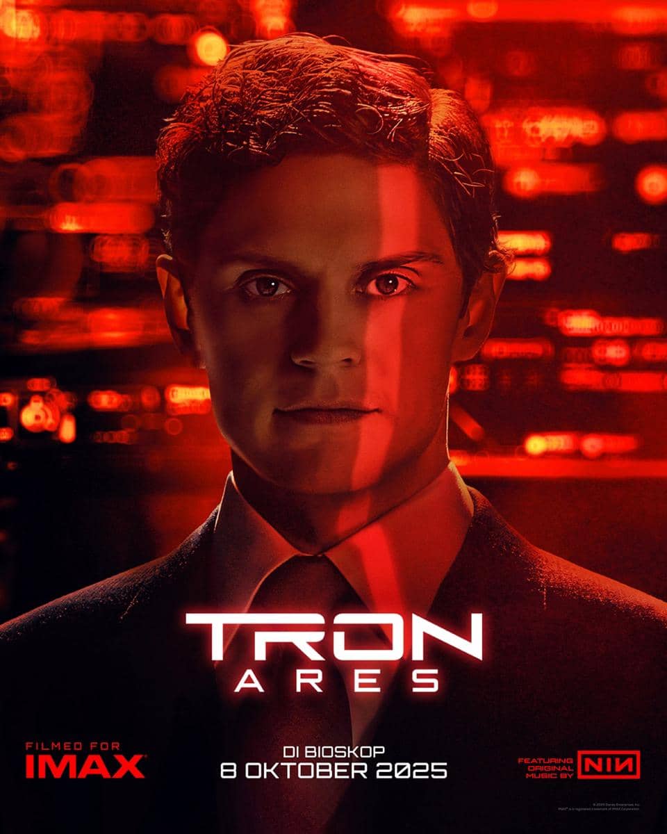 Julian TRON Ares.jpg