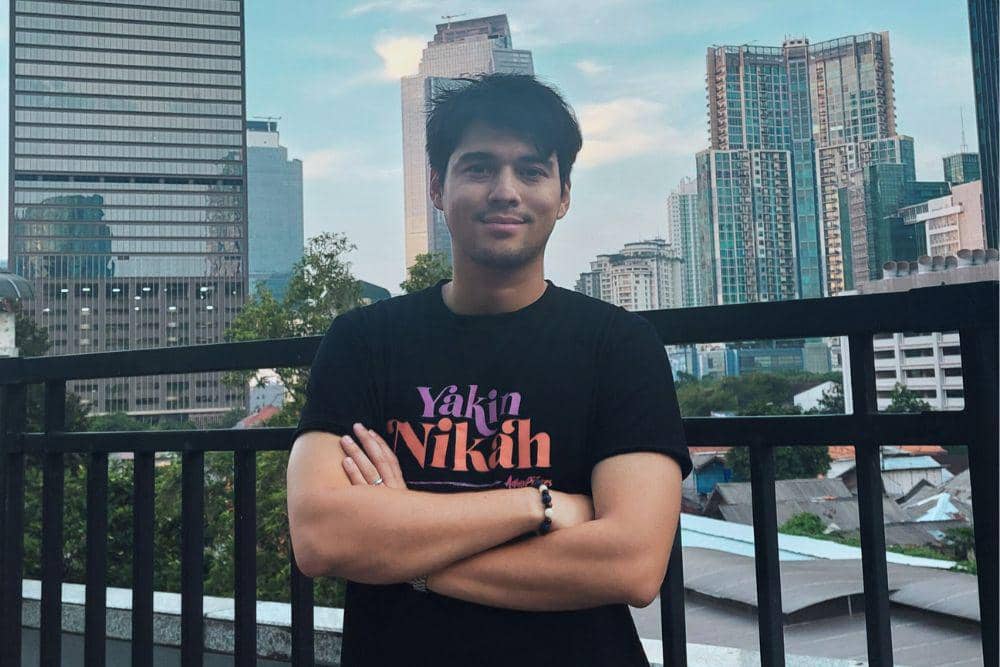 Maxime Bouttier dan Jourdy Pranata di film Yakin Nikah