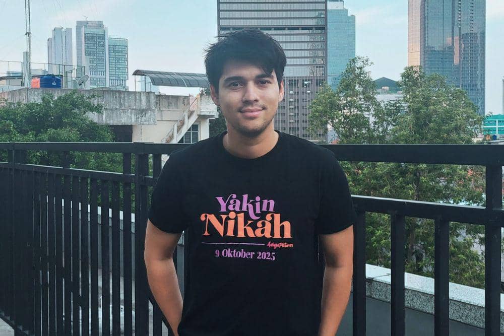 Maxime Bouttier dan Jourdy Pranata di film Yakin Nikah