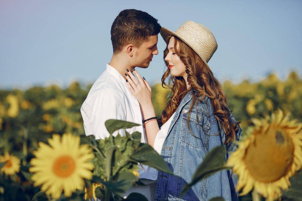 ilustrasi pasangan romantis (freepik.com/prostooleh)