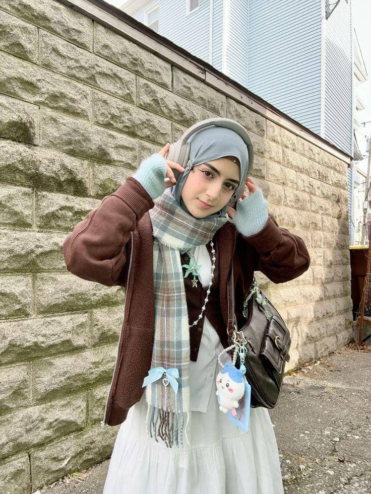 hijab biru muda dan outfit coklat milo