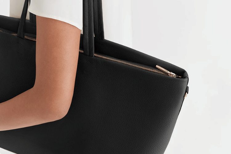 cuyana.com