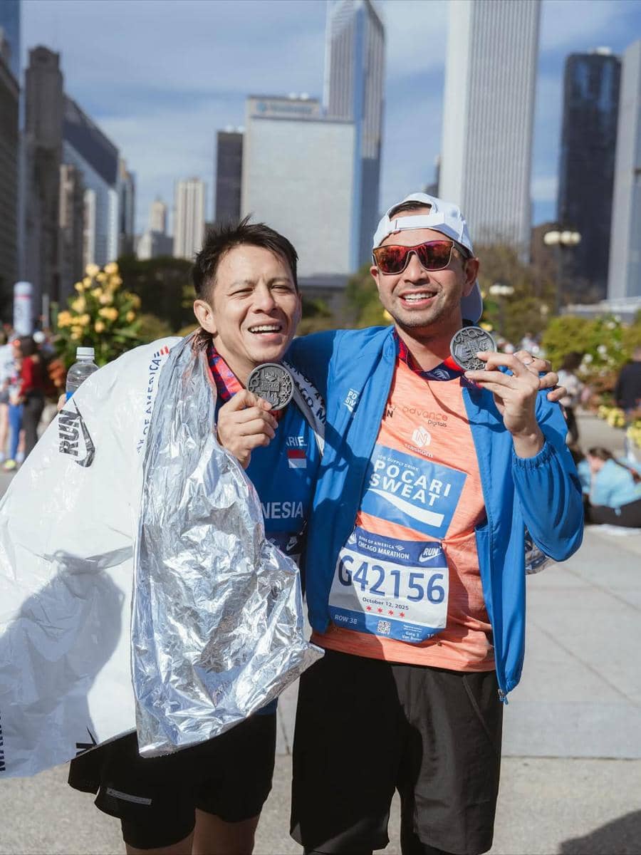 Potret Ariel 'NOAH' bersama Raffi Ahmad ikut Chicago Marathon 2025. (instagram.com/raffinagita1717)