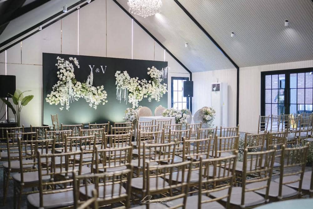 Aroem Resto & Cafe (instagram.com/aroem_bekasi)