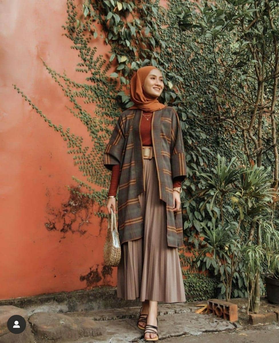 Baju Lurik Wanita Hijab