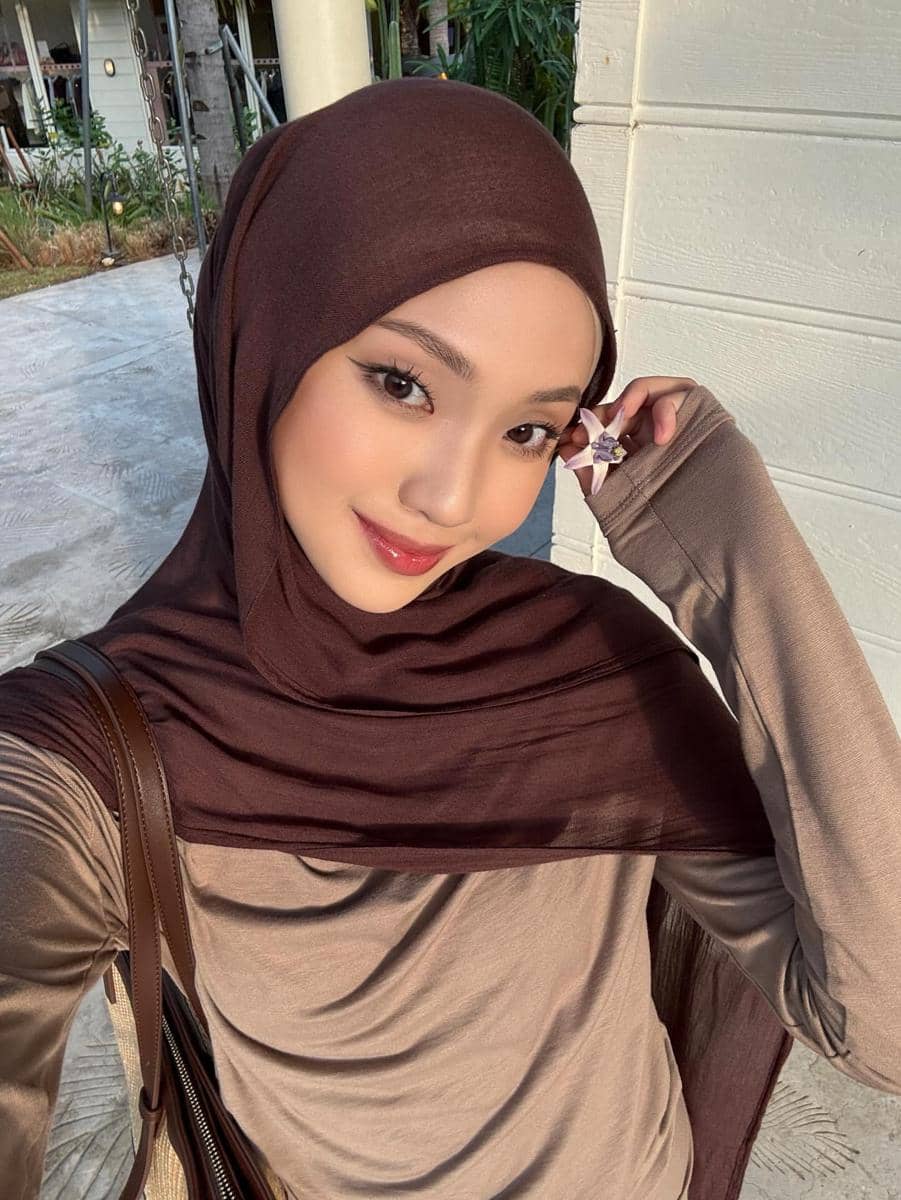 profil dan biodata Julia Prastini