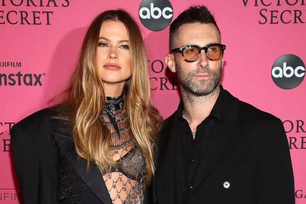 Kisah Cinta Para Model Victoria’s Secret dan Pasangannya