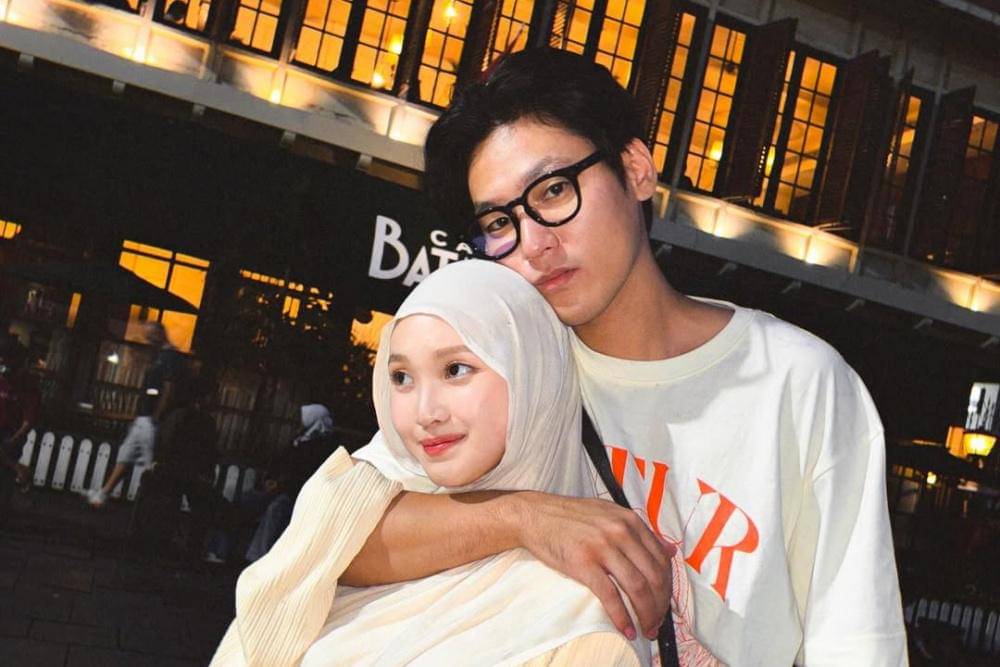 Artis Indonesia yang Jatuh ke Pelukan Laki-Laki Korea