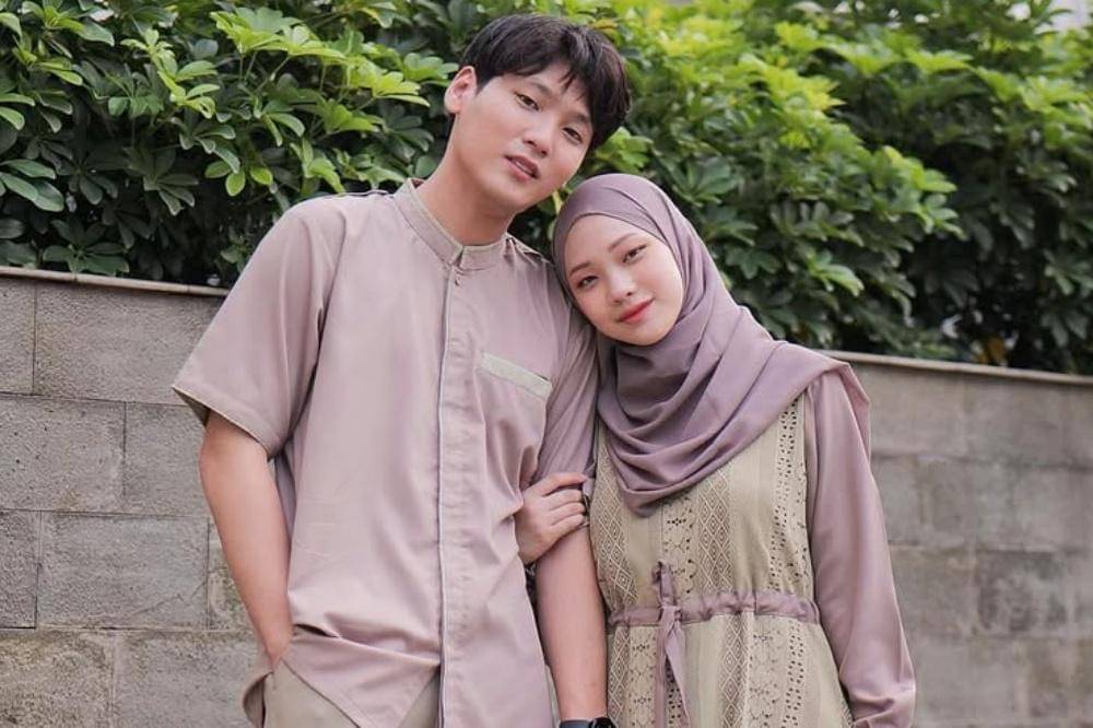 Kisah Cinta Julia Prastini dan Na Daehoon