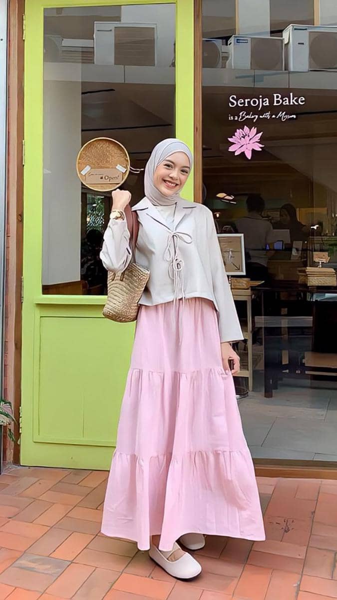 Rok pink hijab abu dengan outer senada