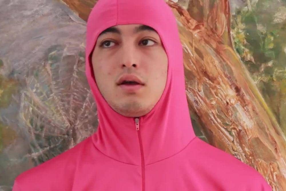 Joji saat menjadi kreator konten Youtube dengan persona Pink Guy. (Sumber internet)