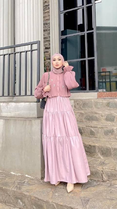 Perpaduan Rok Pink Rok Pink Cocok dengan Baju Warna Apa? Ini 10 Inspirasinya! | Popbela.com
