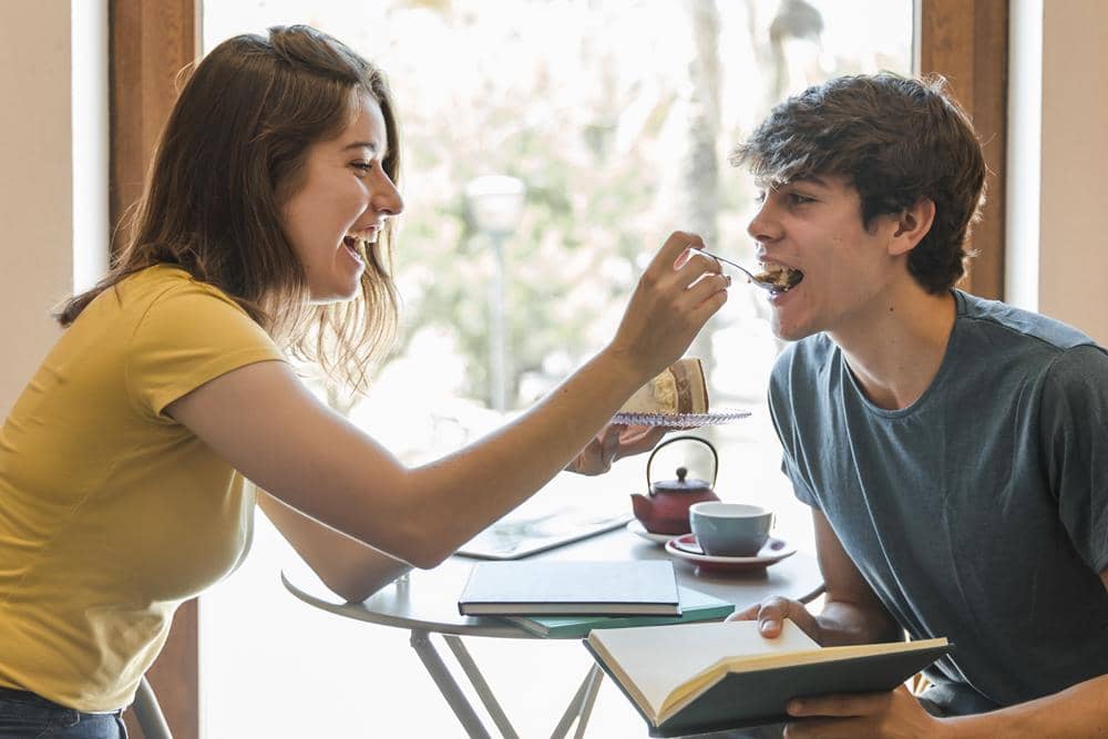 ilustrasi pasangan romantis (freepik.com/freepik)