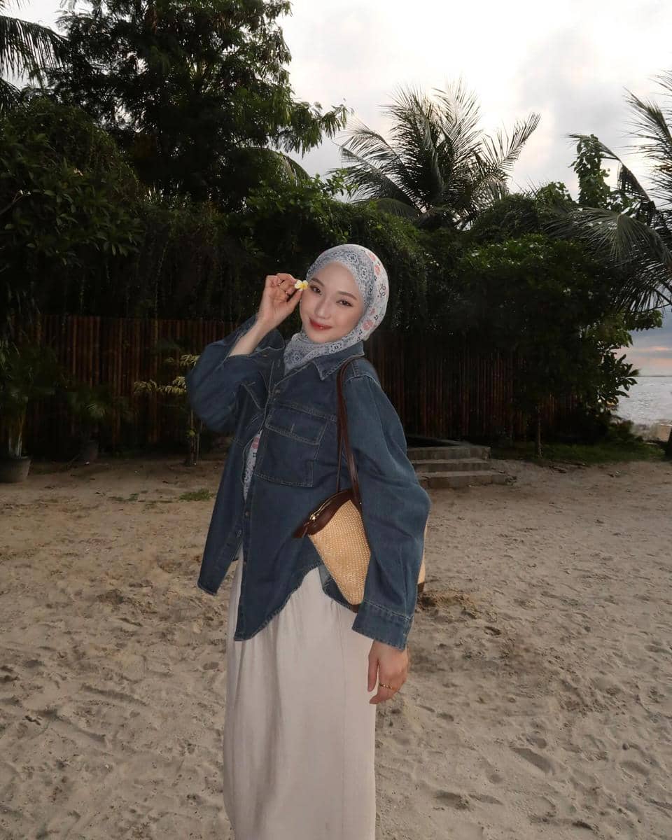 Outfit Jacekt Jeans dan Rok Latte 